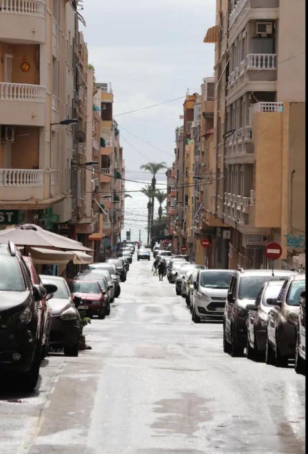 Apartamento Los Gases Torrevieja Exterior photo